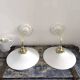 Paire d’appliques murales en opaline blanche
