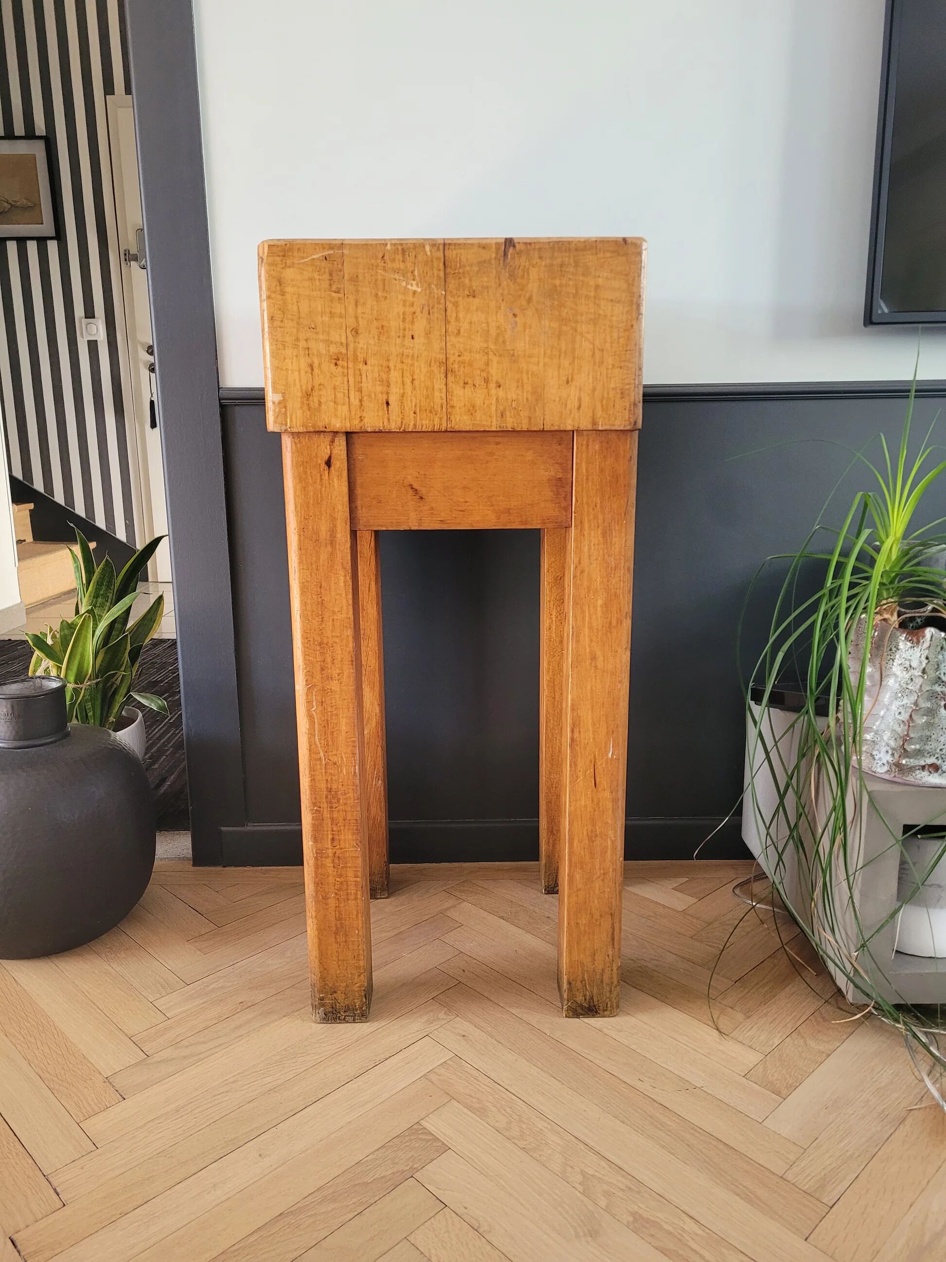 Authentic butcher's block on legs - End grain wood