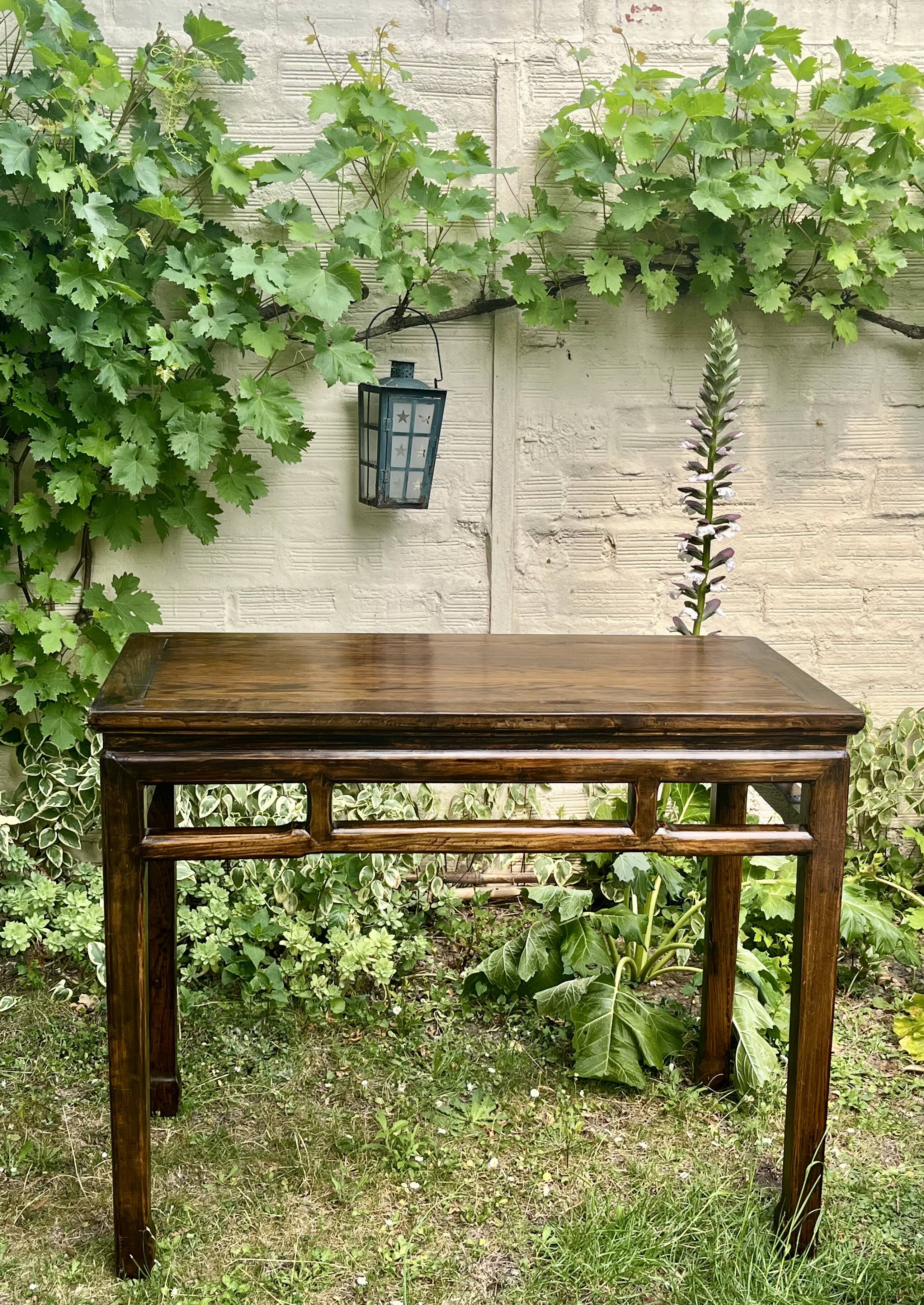 Console en bois de Huali, XXème siècle