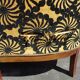 Fauteuil tonneau art déco  velours marguerite esprit boudoir dandy