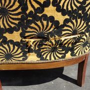 Armchair barrel Art Deco velvet Daisy spirit boudoir dandy