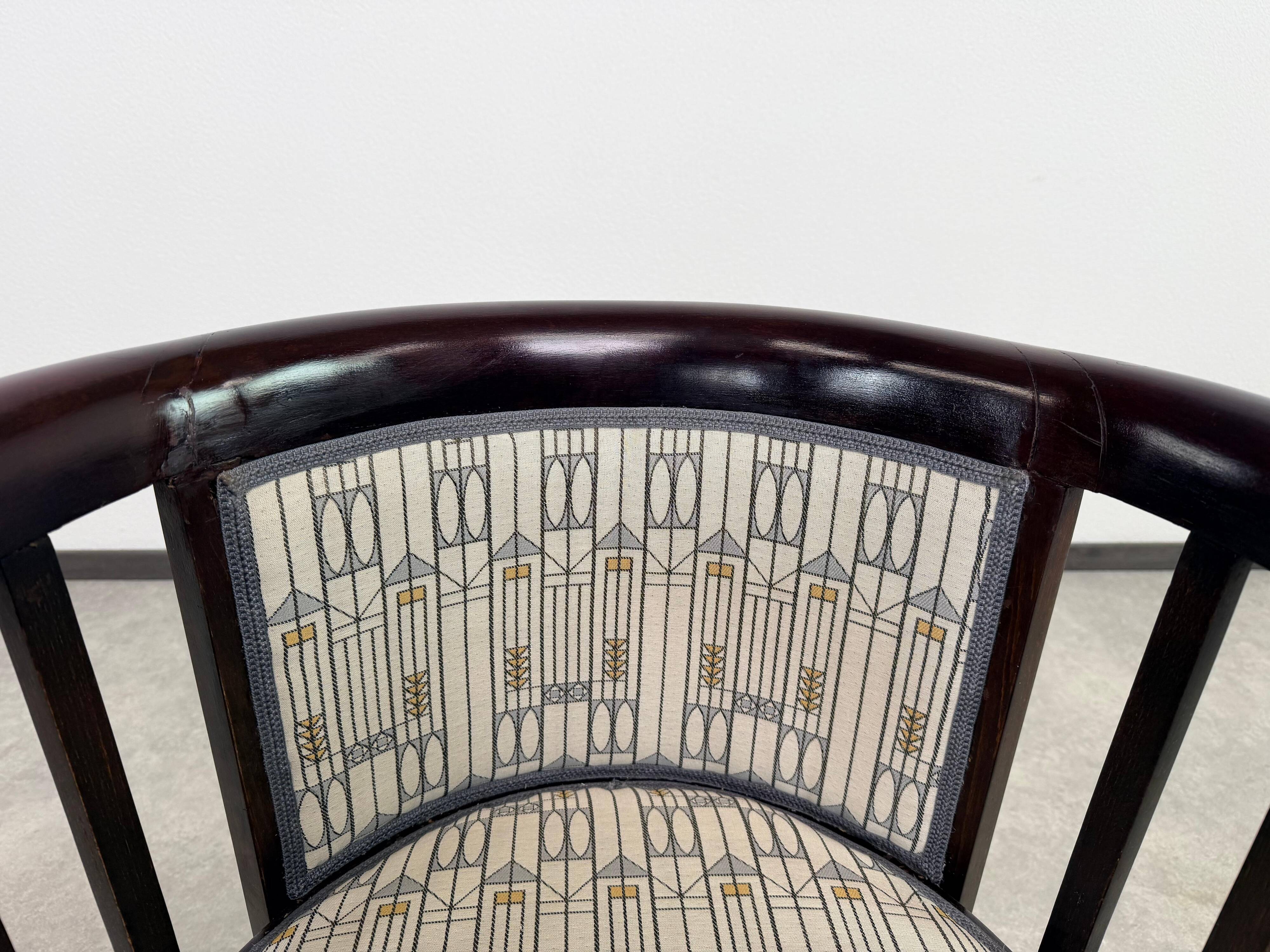 Fledermaus armchair no. 423 by Josef Hoffmann