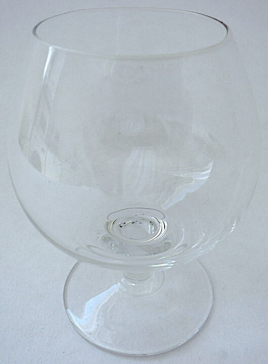 Suite of six glasses with alcohol, shape "cognac", in crystal