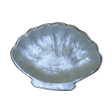 Empty pocket or soap holder in white mother-of-pearl shape scallop shell