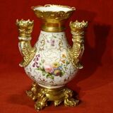 Vase pique flowers in porcelain of Paris XIX th