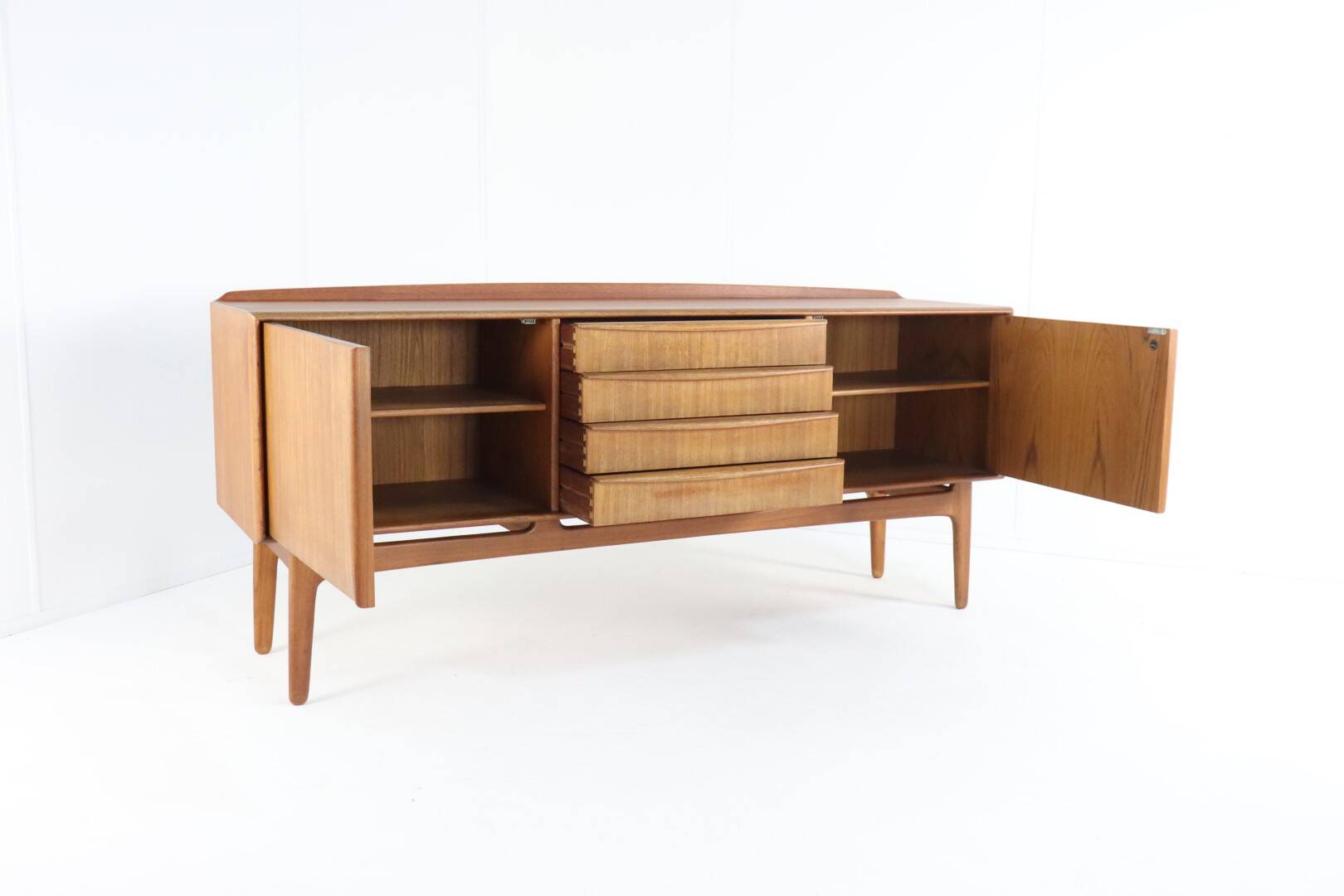 Sideboard Svend Aage Madsen for K. Knudsen & Søn