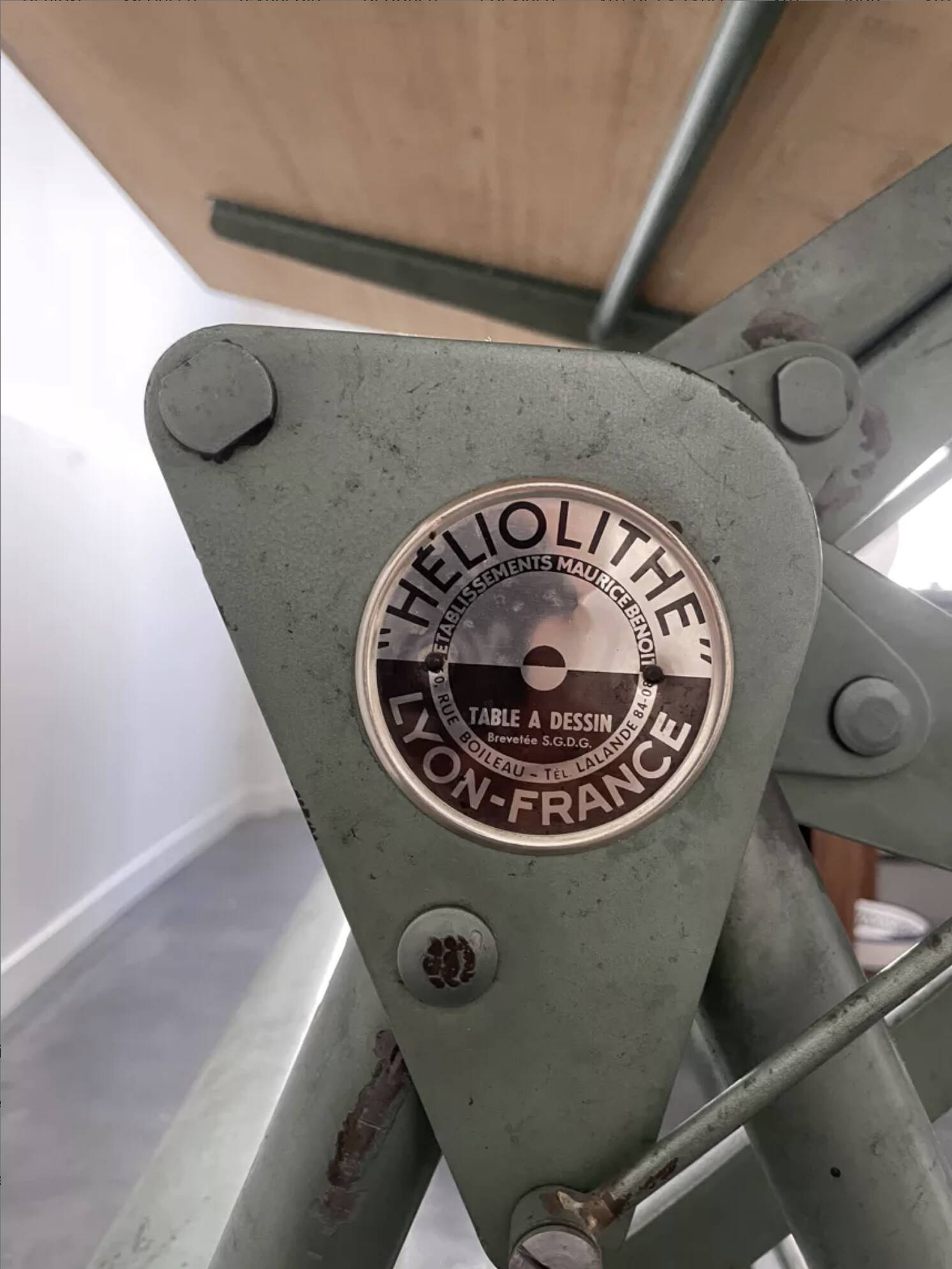 Heliolith Paris Lyon drawing table