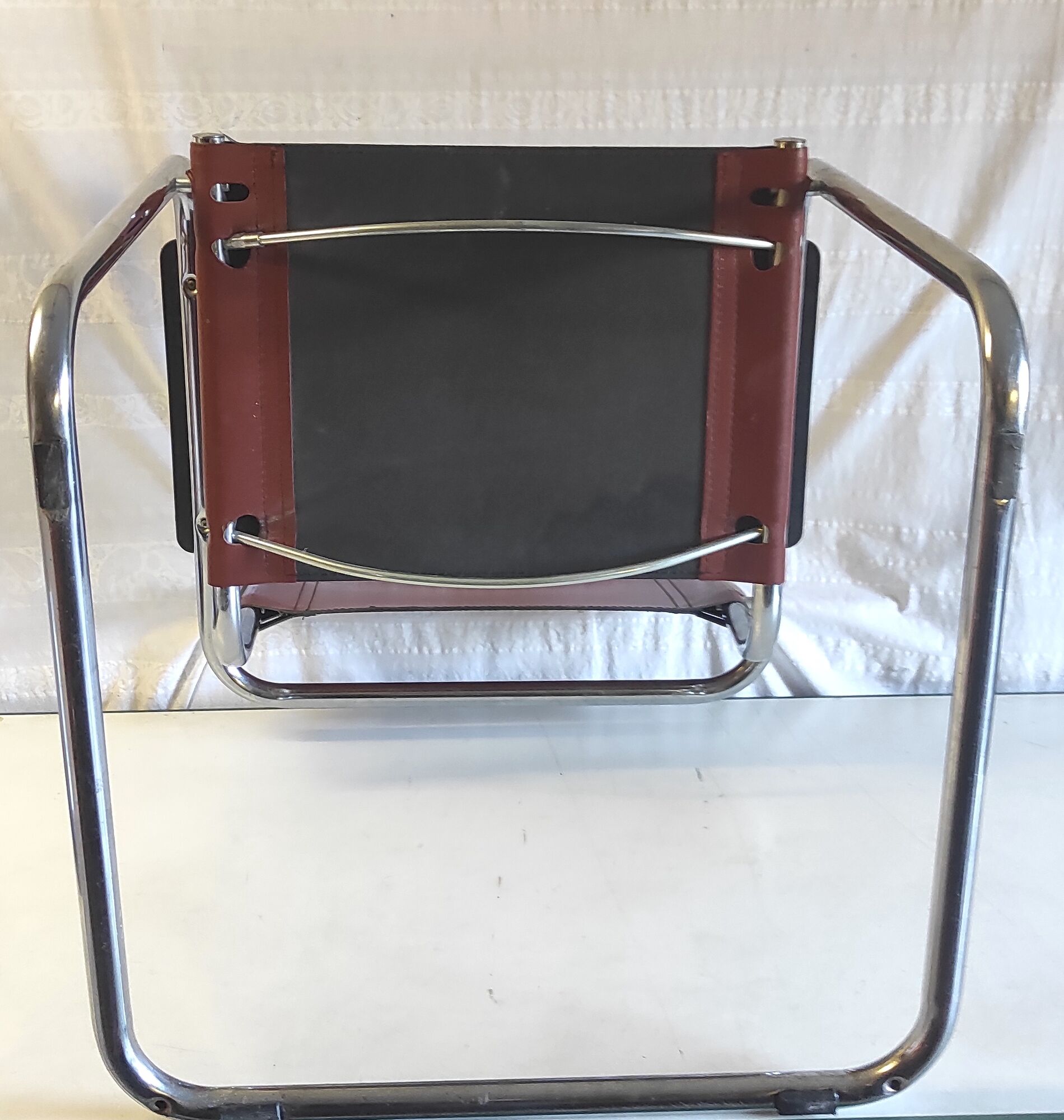 Cantilever armchair in imitation leather – 80s/90s