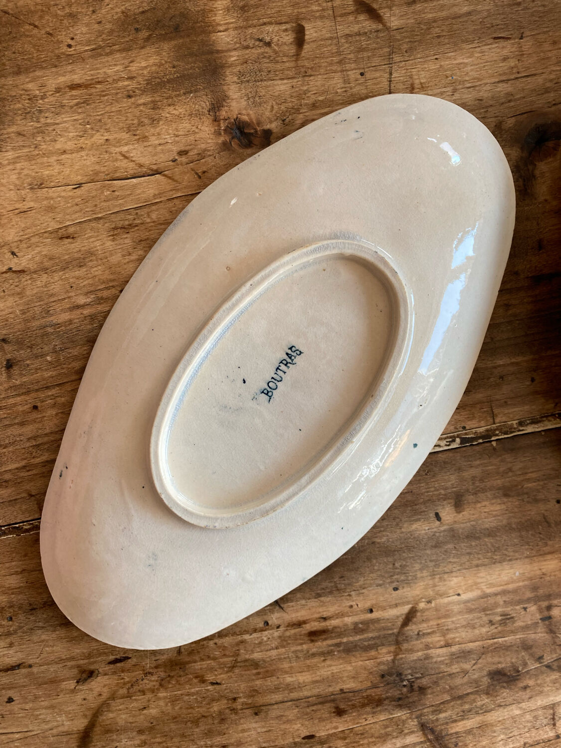 Empty pocket Boutras iron earth