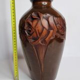 Decorative vase in turned and carved wood, signed "C. Léal", 30 cm