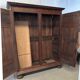 Armoire en noyer massif