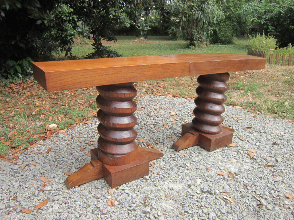 Pair of bedside tables press screws