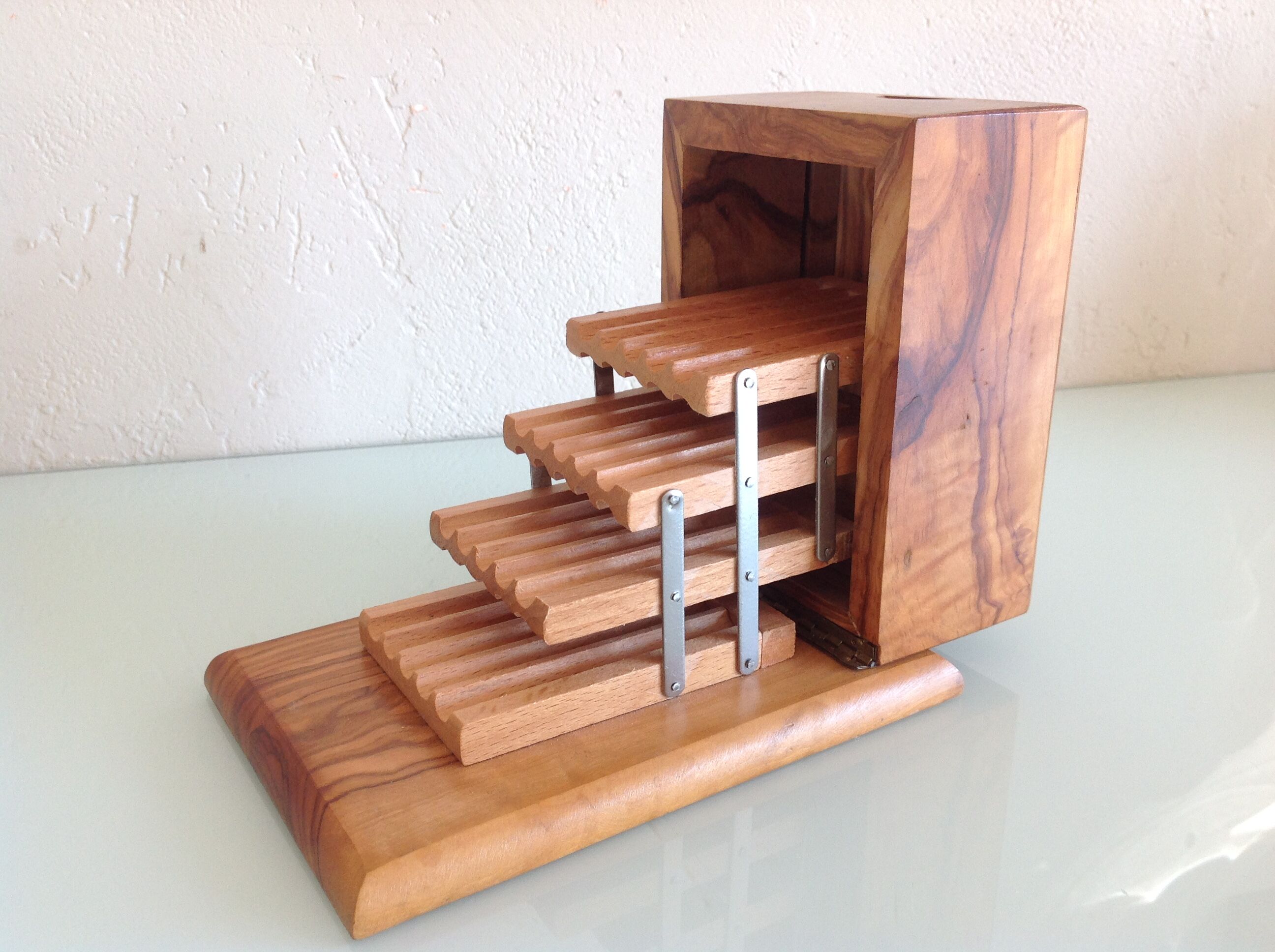 Old patented/vintage 1970s cigarette box