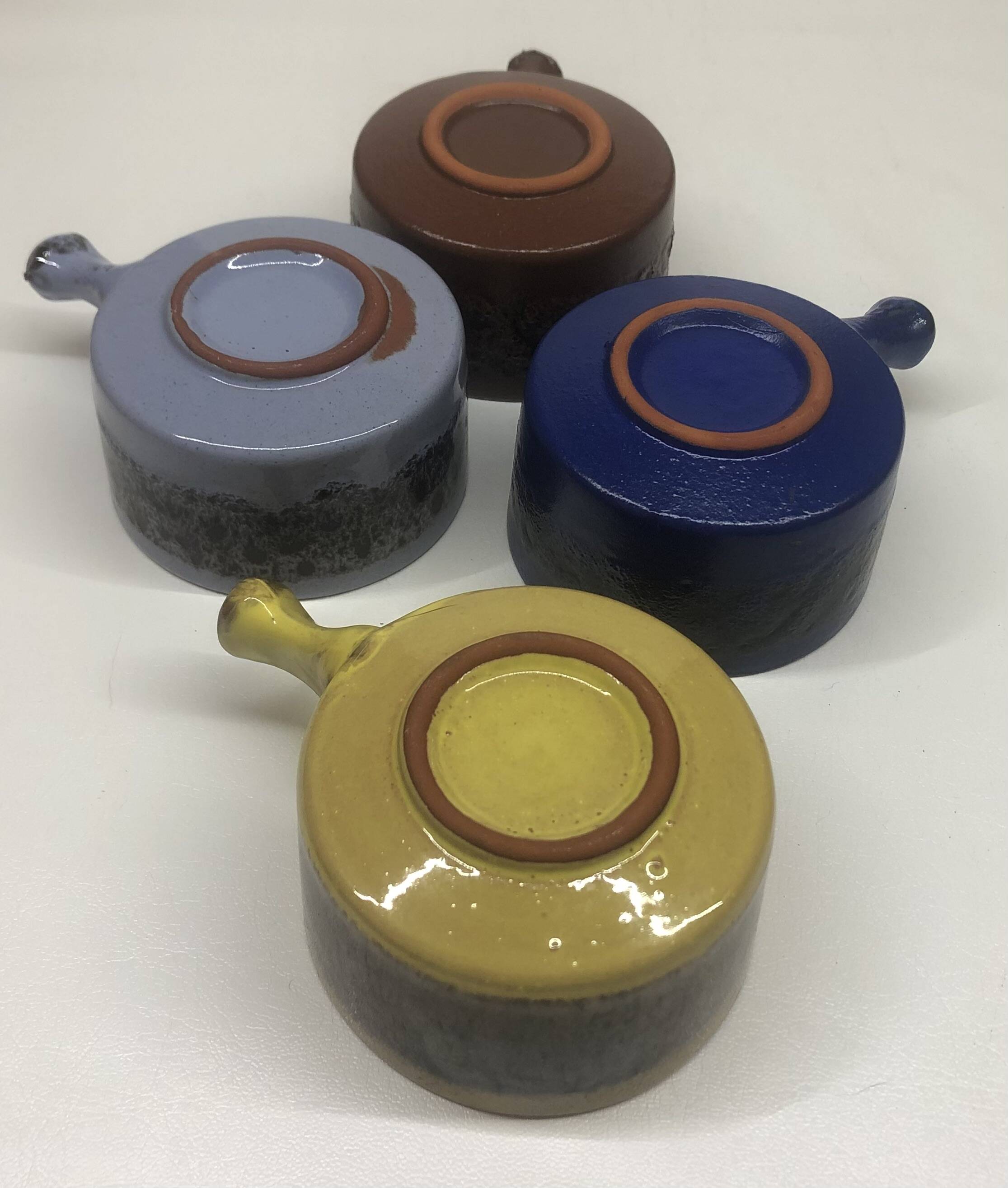 Set of 4 ceramic bowls