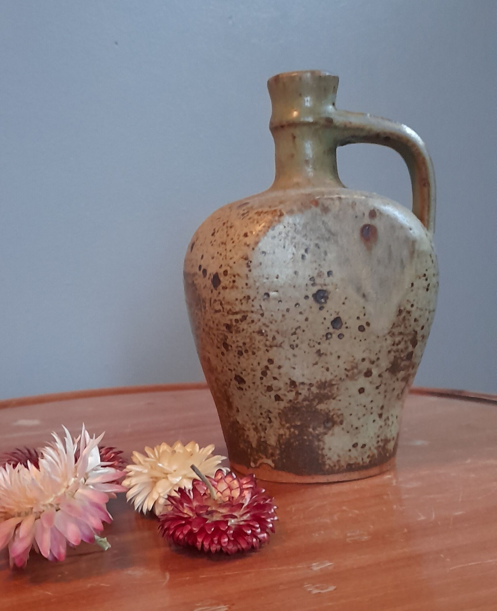 Pichet cruche en grès pyrité brun brut et épuré mid century