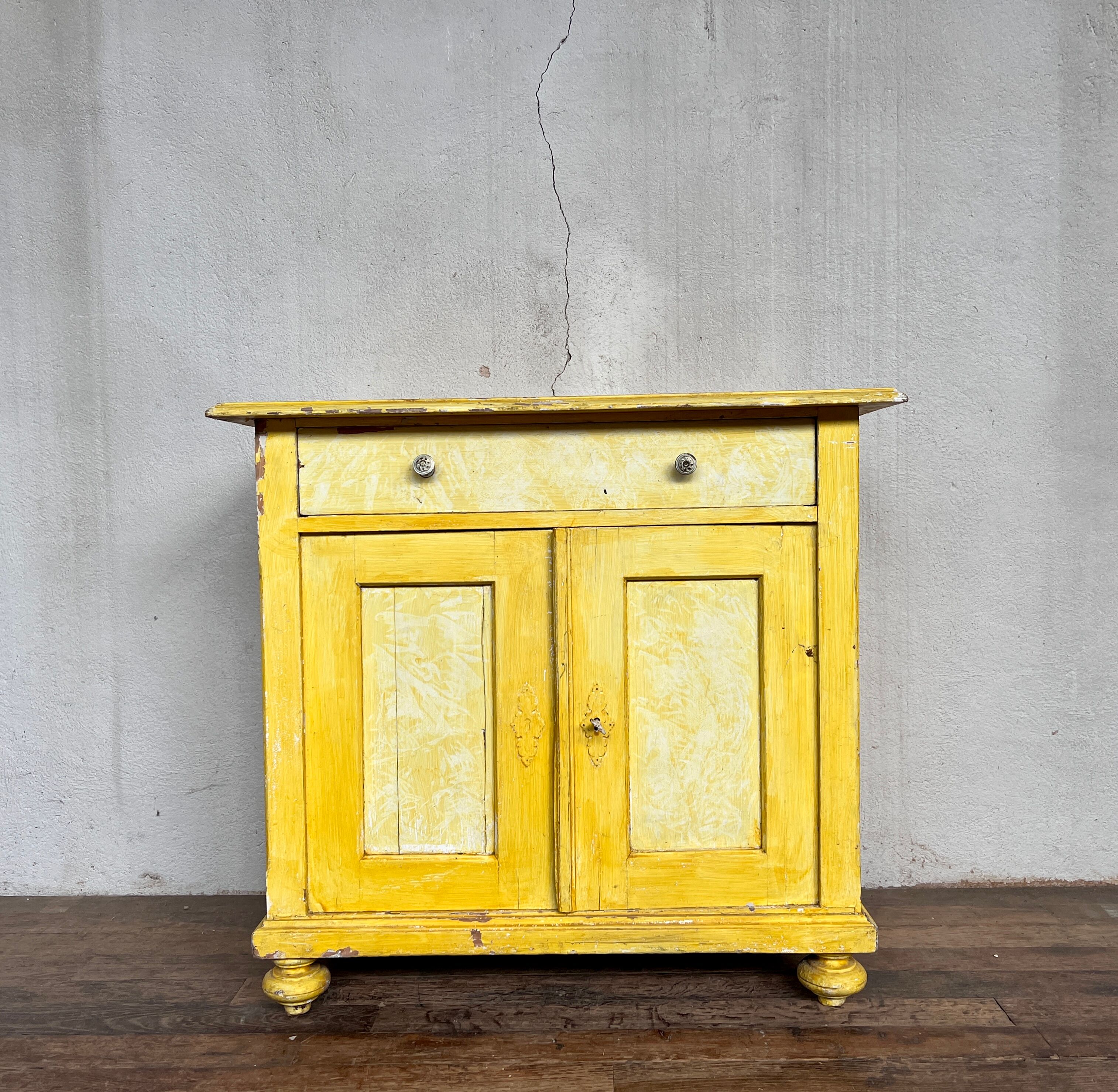 Yellow parisian buffet
