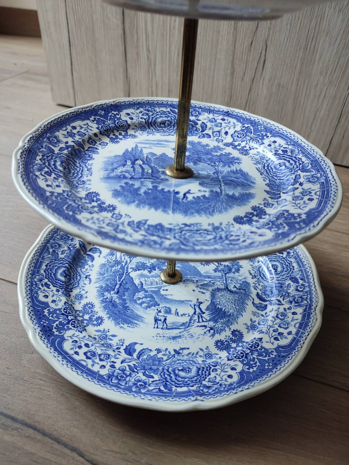 Servant Cake display Villeroy and Boch