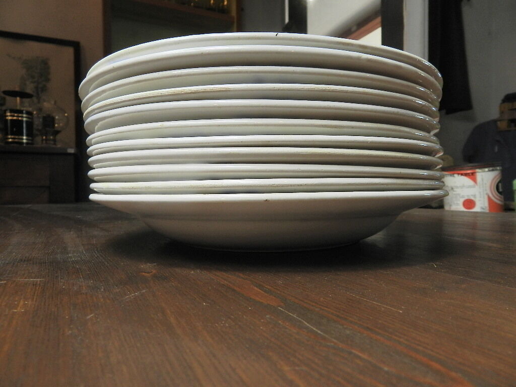 11 plates hollow narcisse