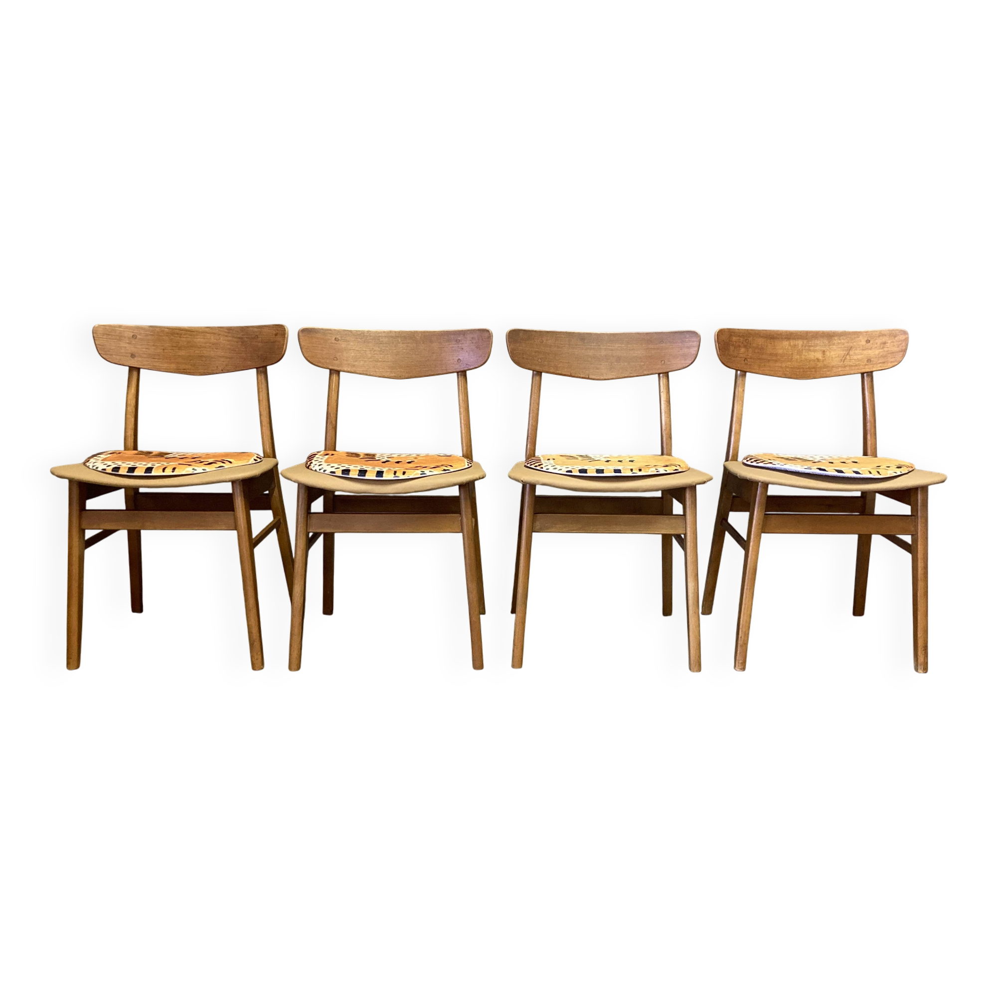 Suite de 4 chaises "Design Scandinave" 1950.