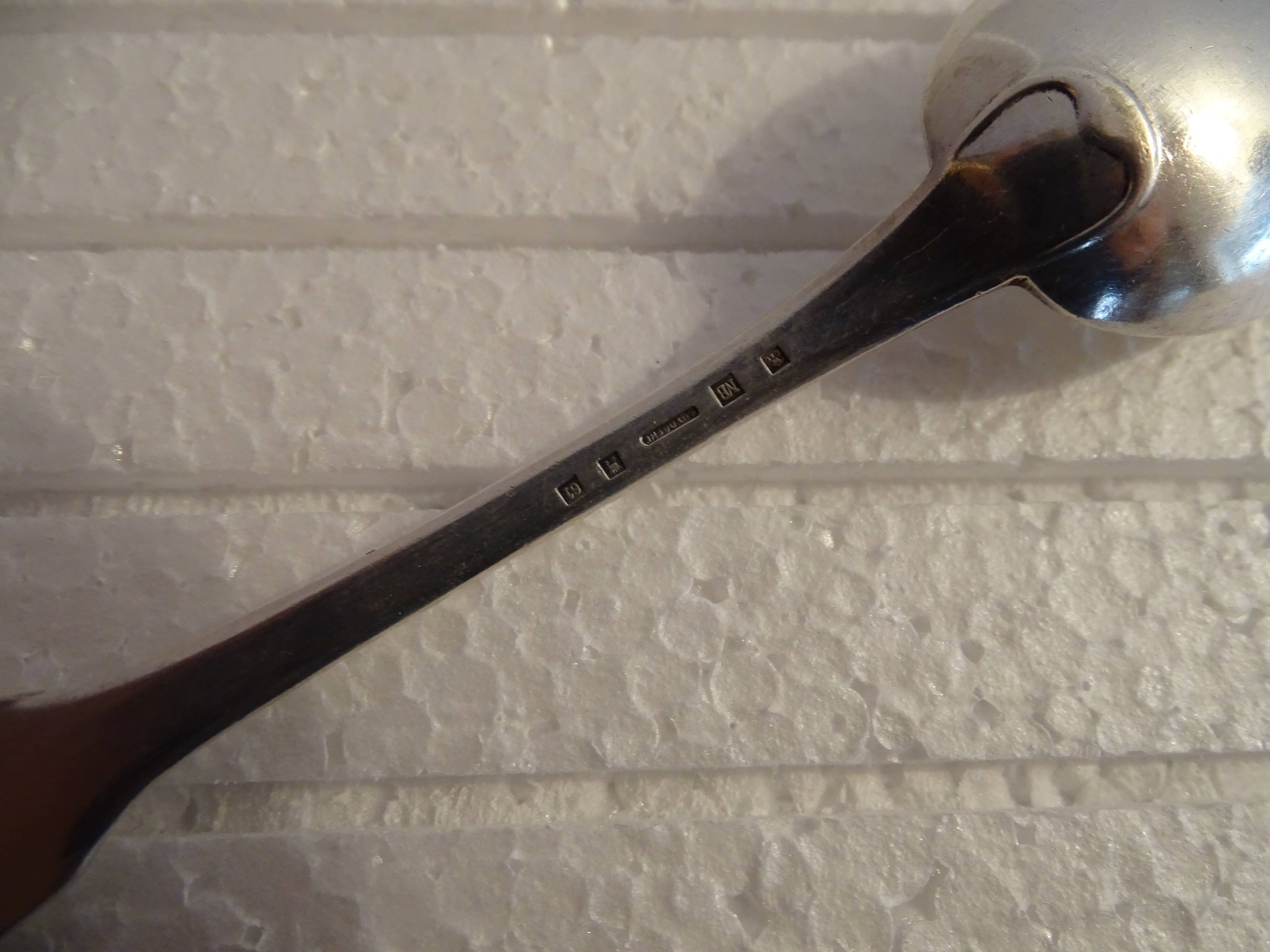 11 hallmarked Art Deco silver metal dessert/coffee spoons - 14.5 cm