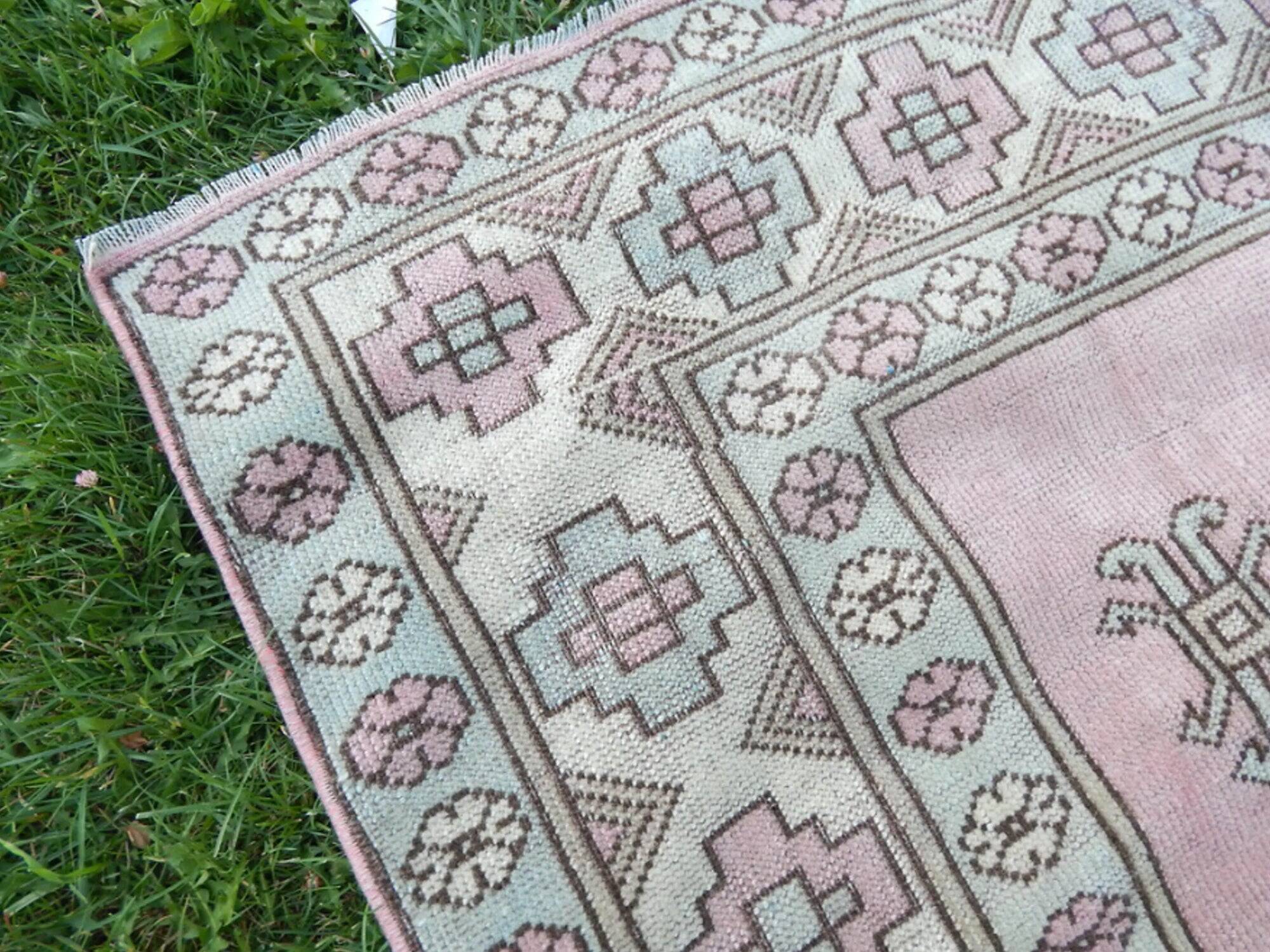Vintage handmade Turkish rug 215x320 cm