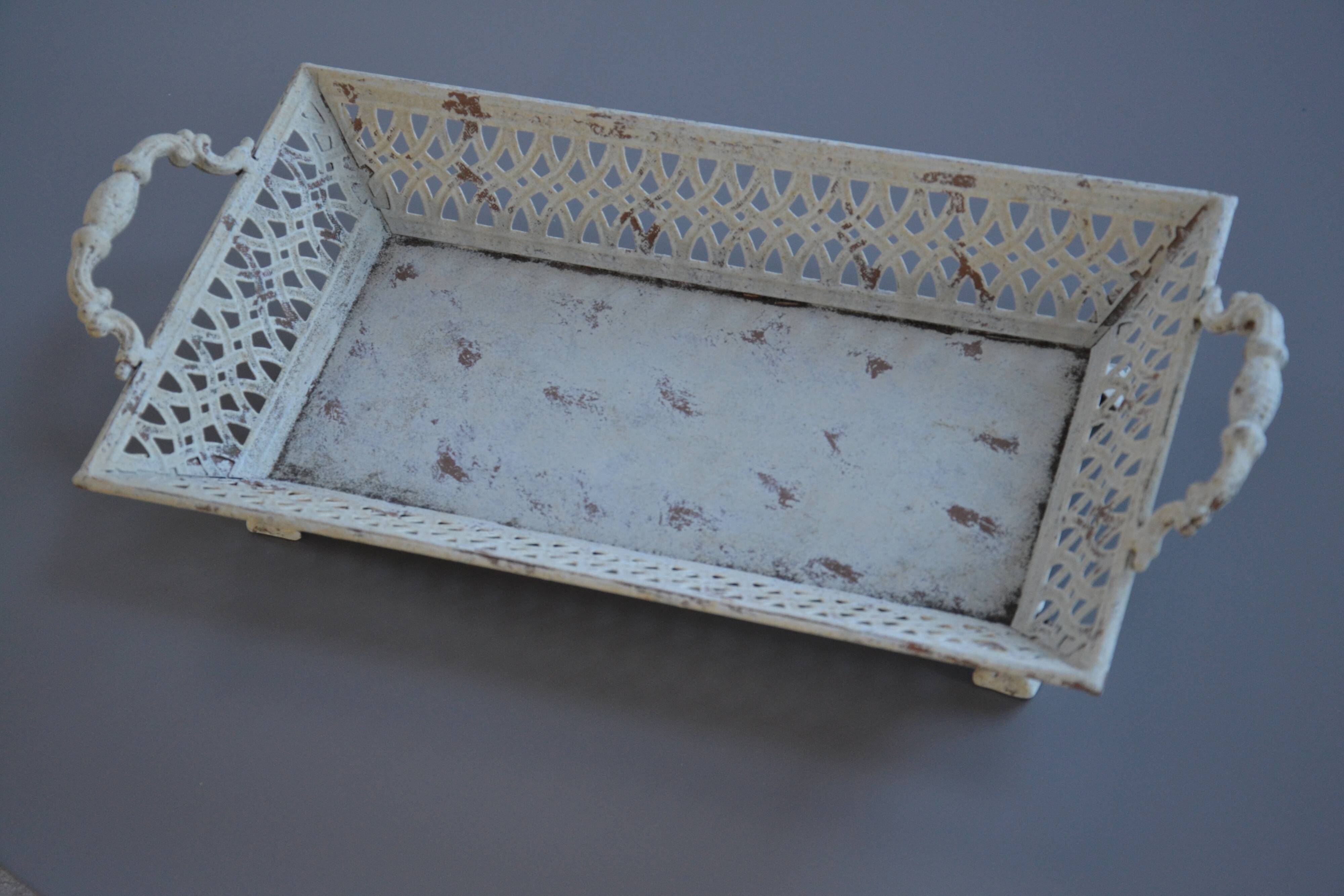 Metal openwork planter/stand on legs