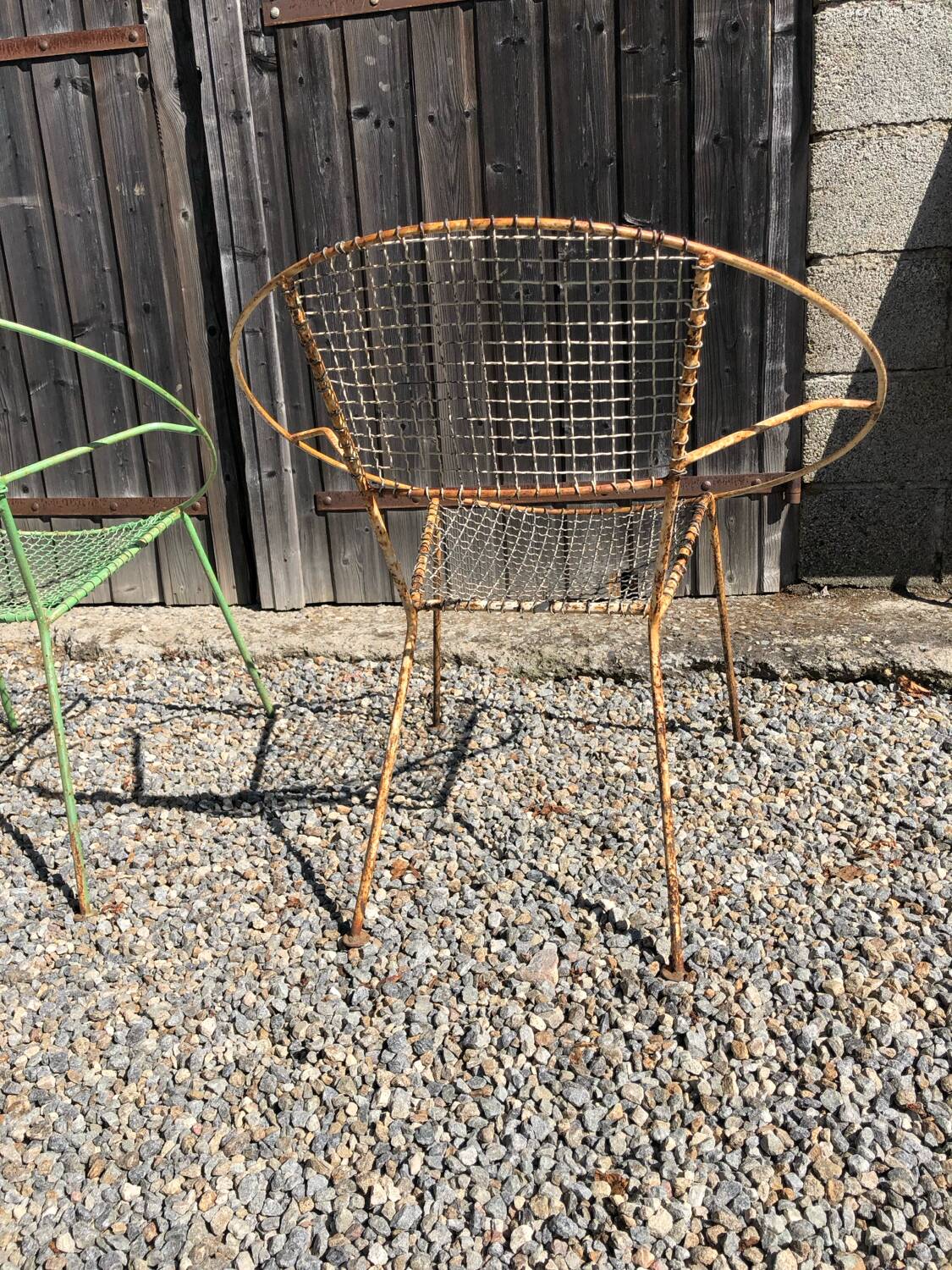 Deux mid century paire de chaises longues de jardin en fer forgé