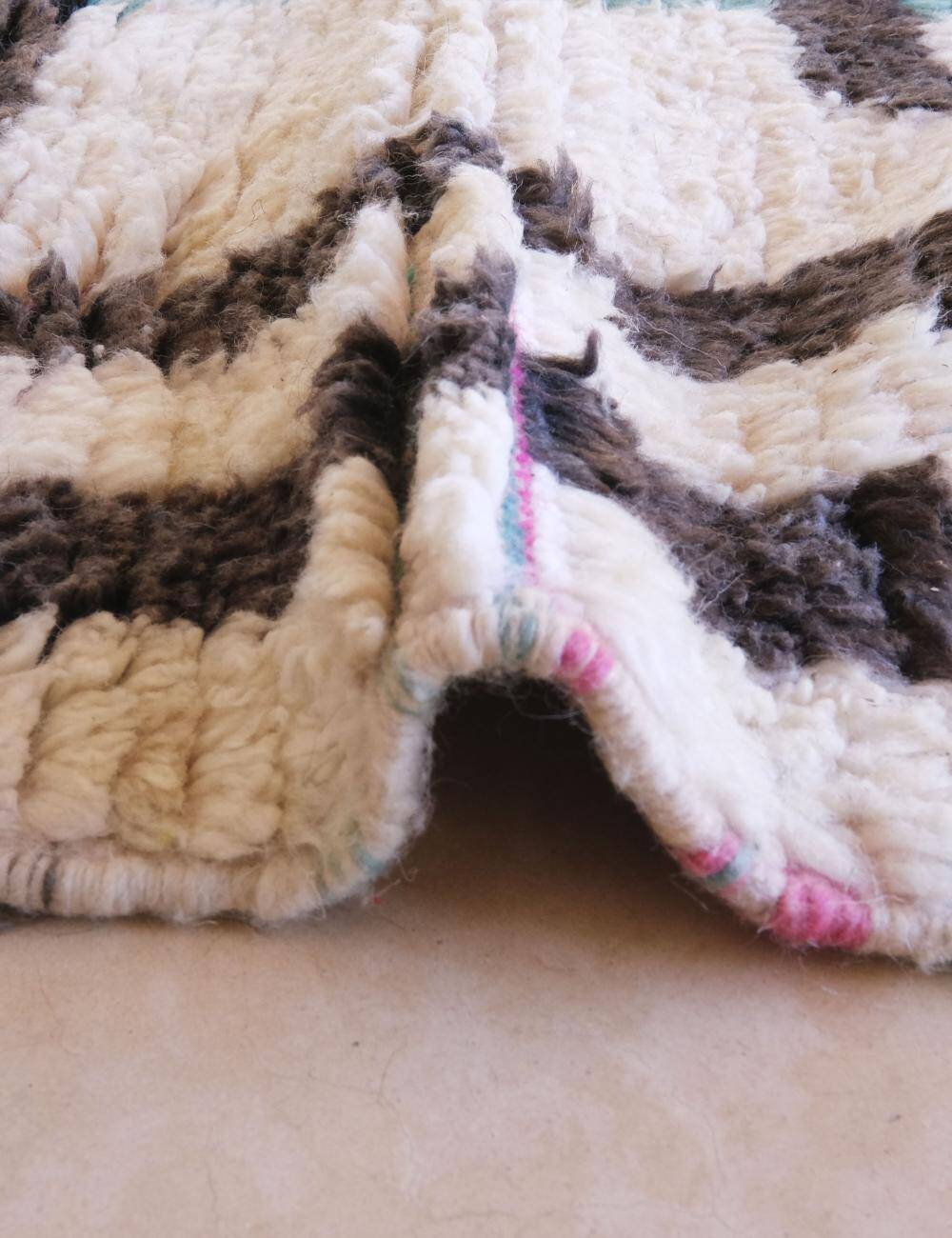 Contemporary Moroccan Rug - 378 x 242 cm