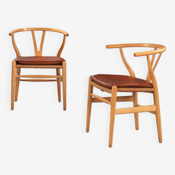2 chaises modèle Y de Wegner en hêtre