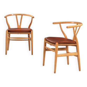 2 chaises modèle Y de Wegner en hêtre