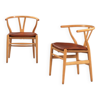 2 Wegner model Y chairs in beech