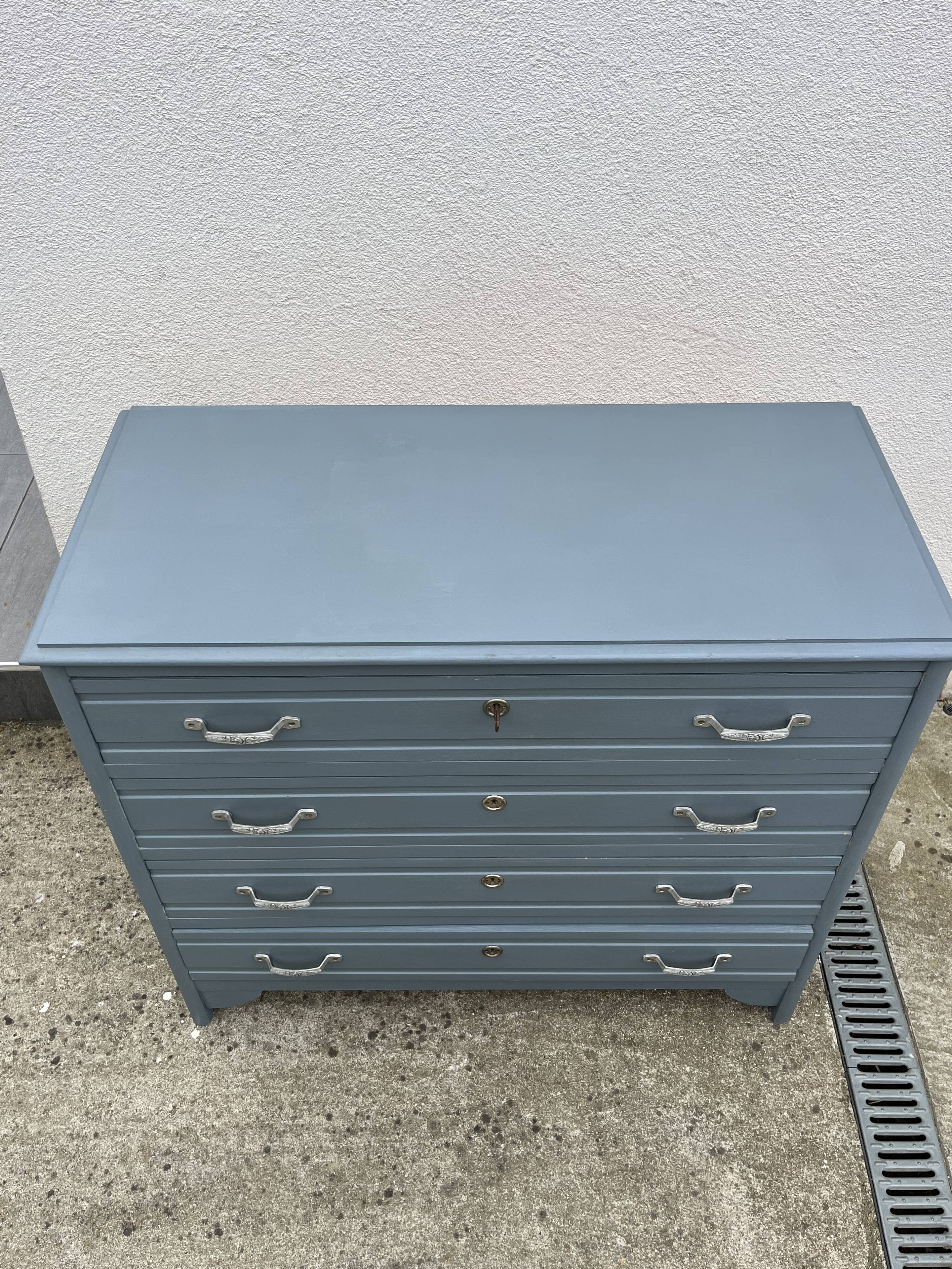 Vintage Art Deco chest of drawers
