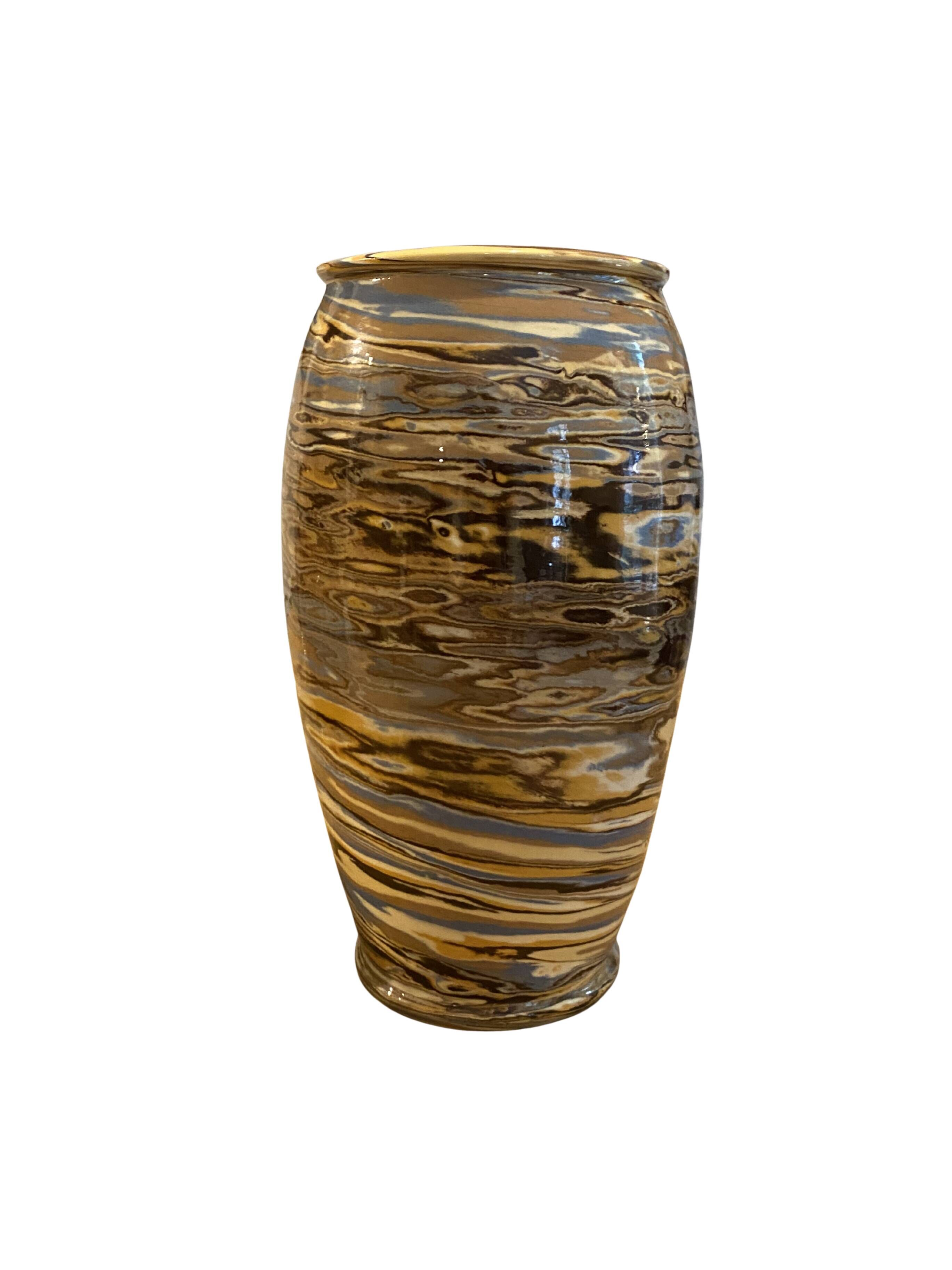 Vase en terre mêlée
