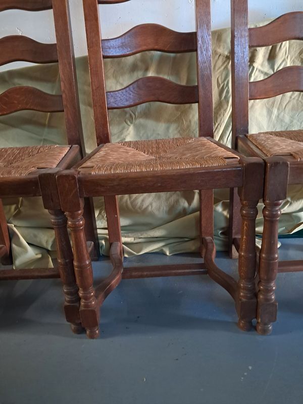 Lot de 4 chaises rustiques
