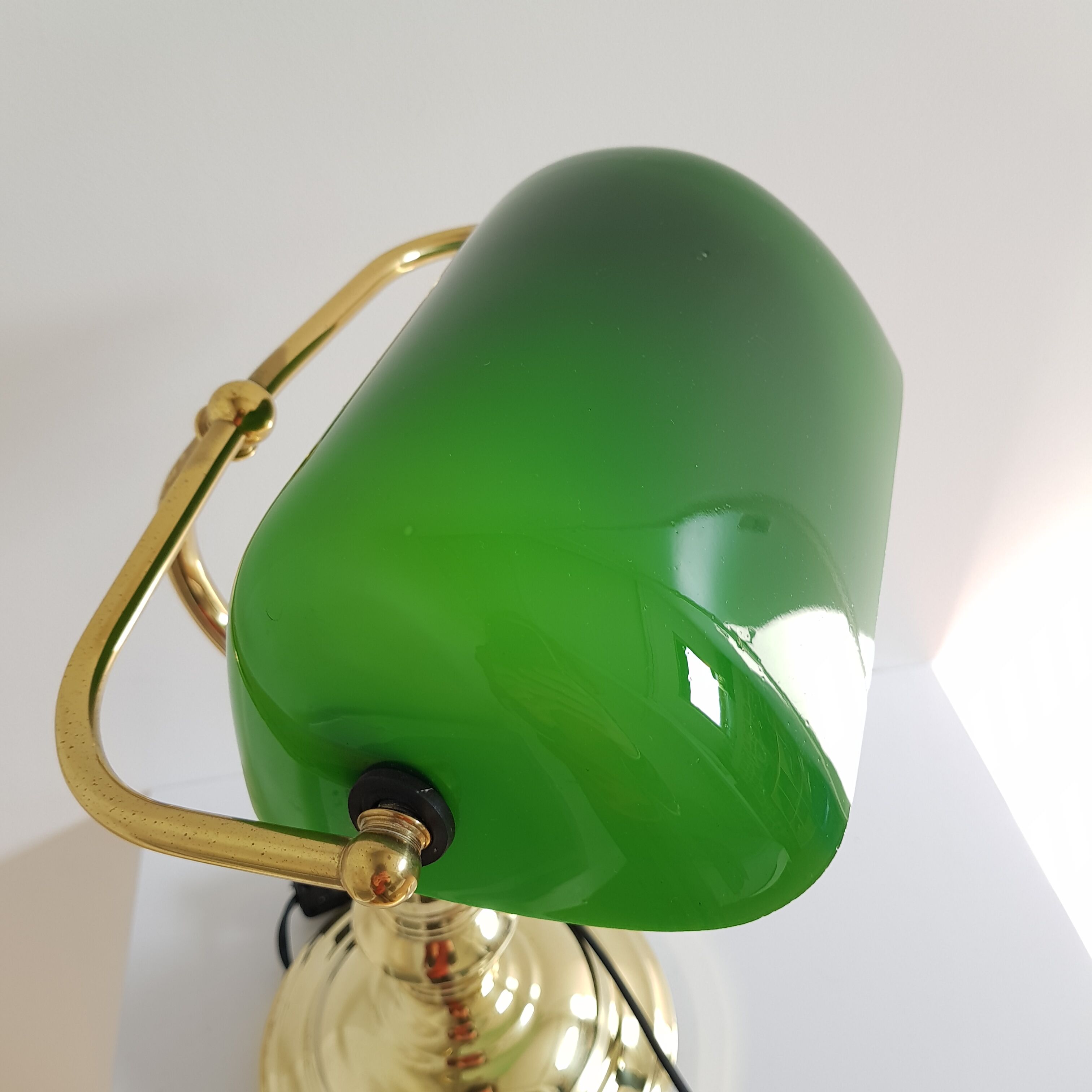 Green banker lamp