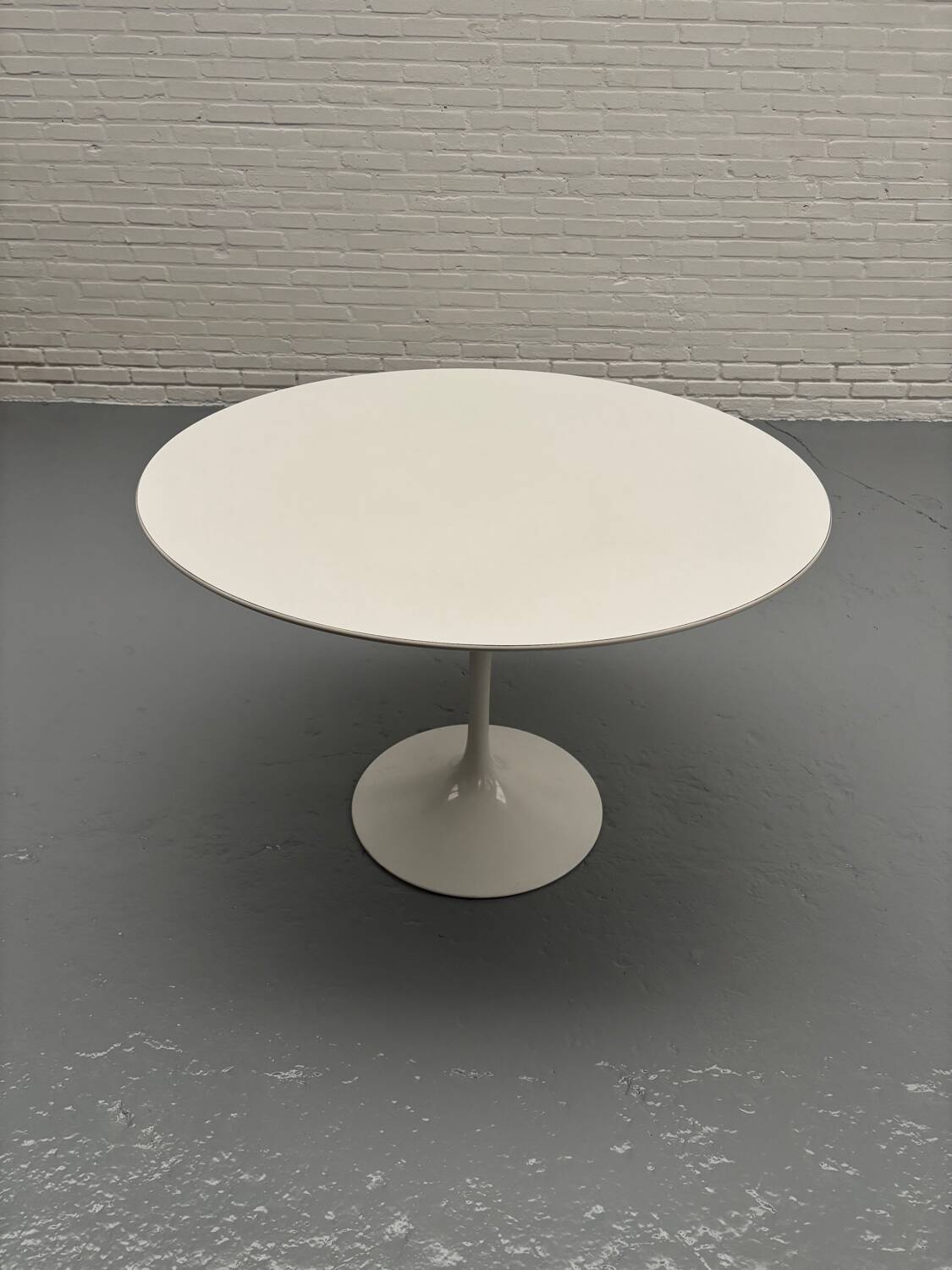 Table à manger tulipe en bois par Eero Saarinen pour Knoll International 1970