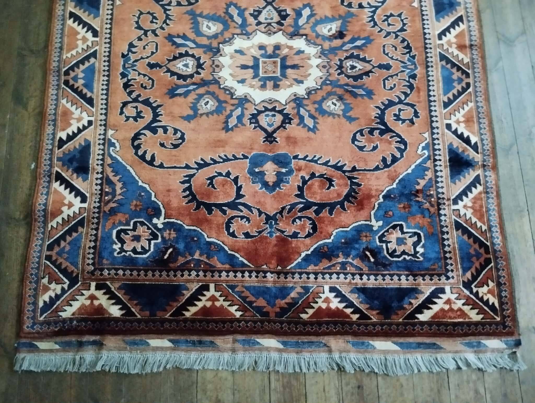 Handmade Pakistani Gazni rug 194x168cm