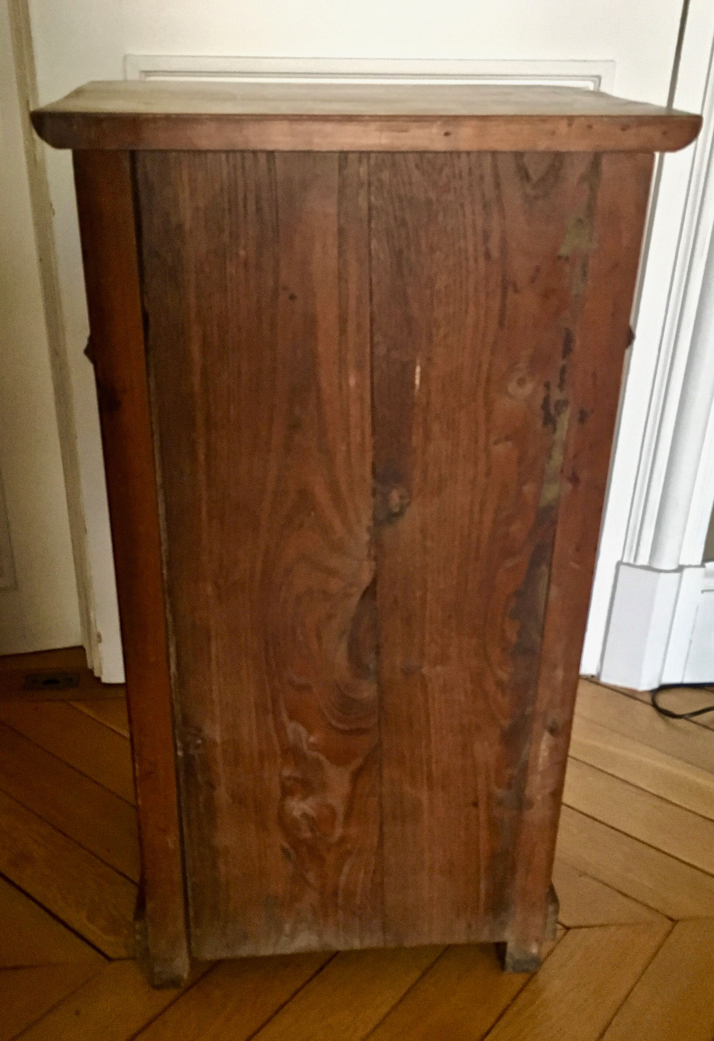 Louis-Philippe-style bedside