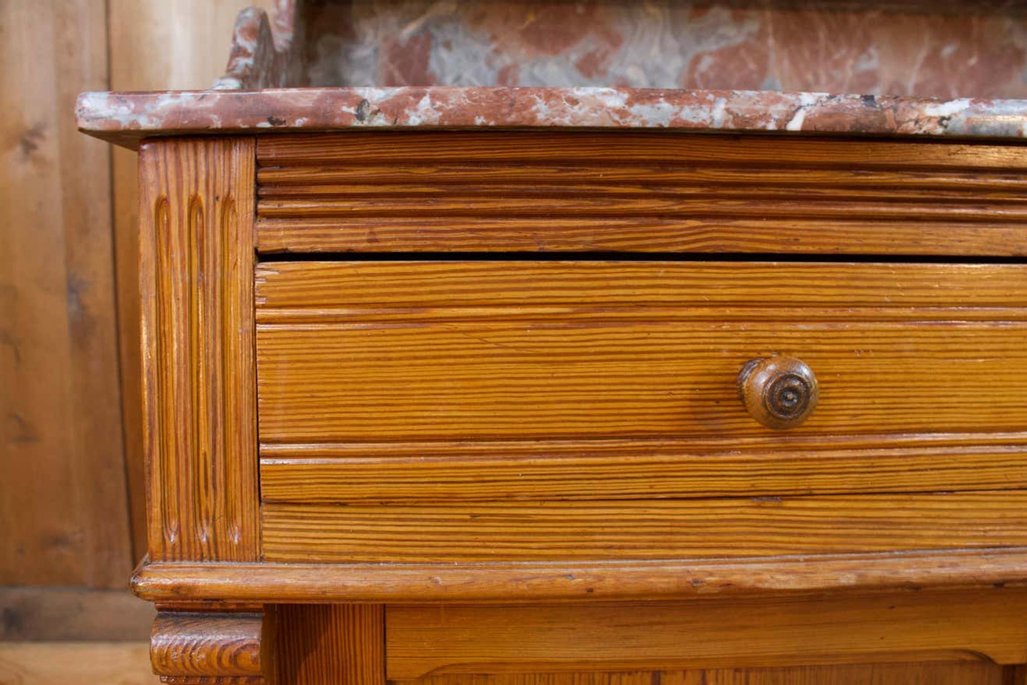 Coiffeuse en bois et marbre du 19ème siècle