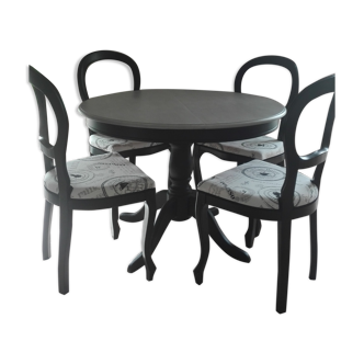 Table avec rallonge et 4 chaises en merisier
