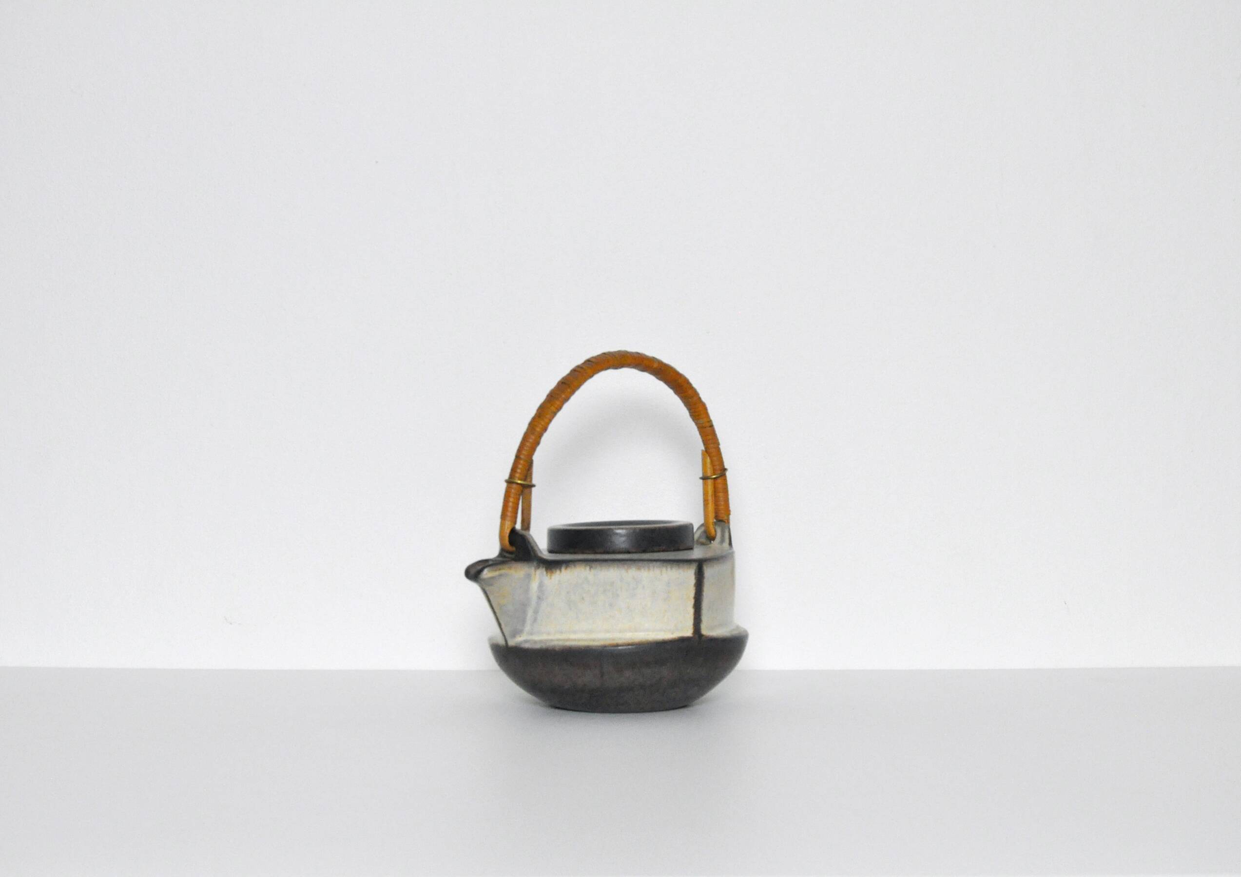 Michael Andersen & Søn glazed ceramic teapot, Denmark 1960s