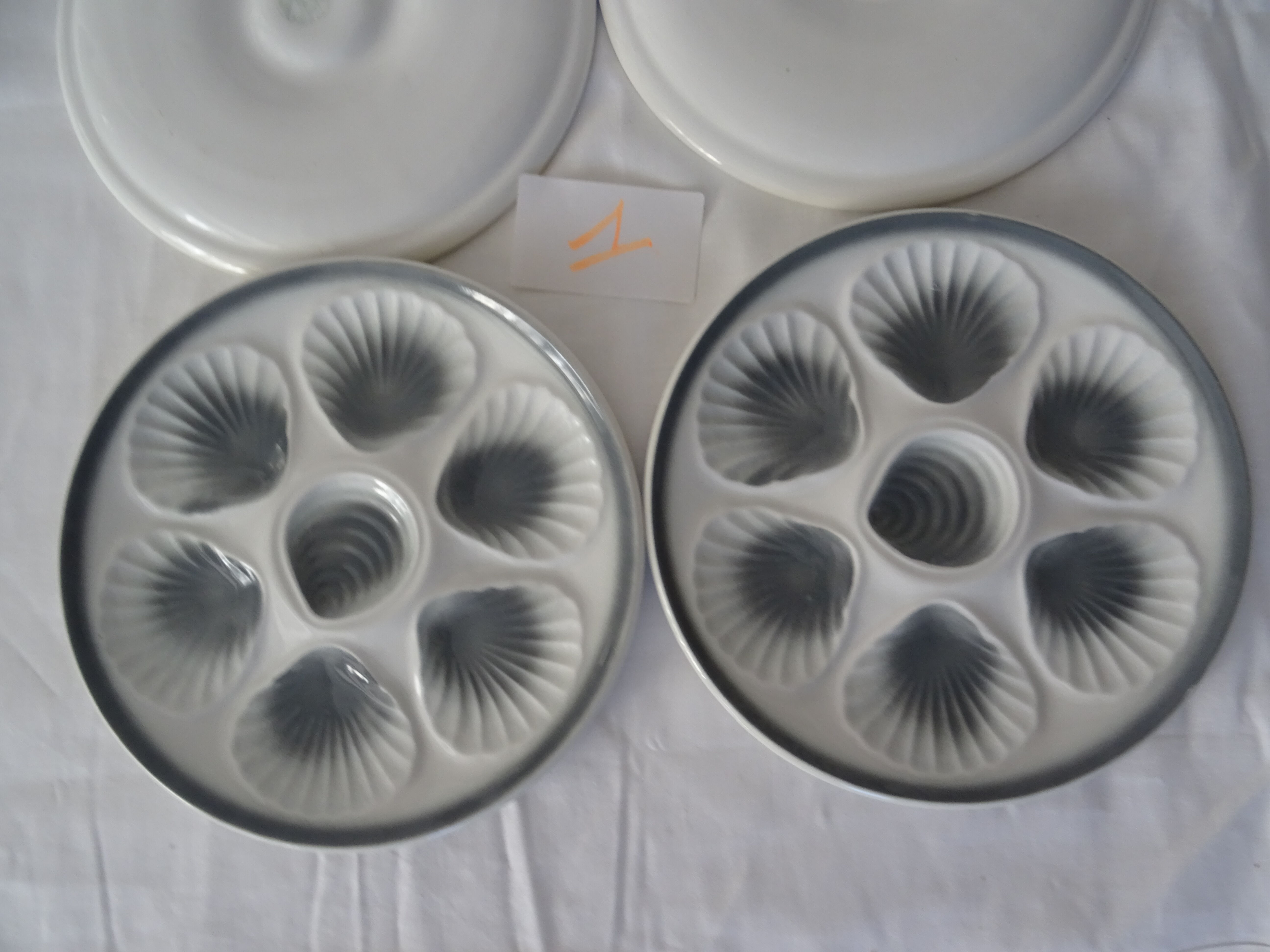 6 Plates oysters mills wolves 430112 shade of gray faience L1