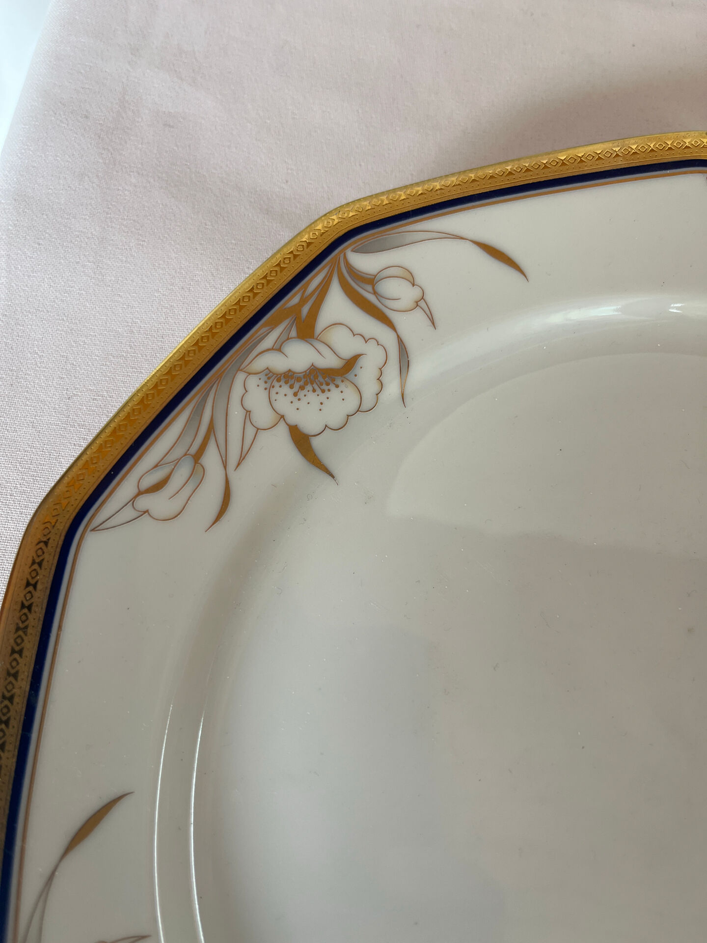 Porcelain plates