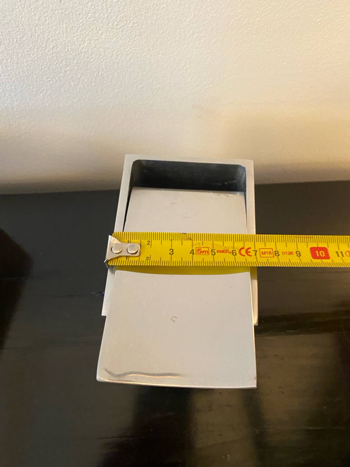 XO ashtray by Starck Model Ray Hollis