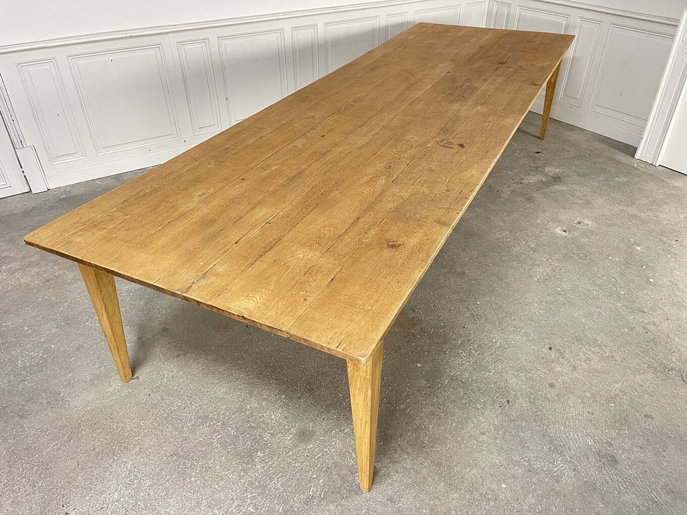 Large 19th century table in solid oak