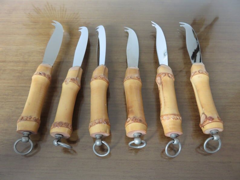 Set of 6 cheese knives, bamboo handle 60s