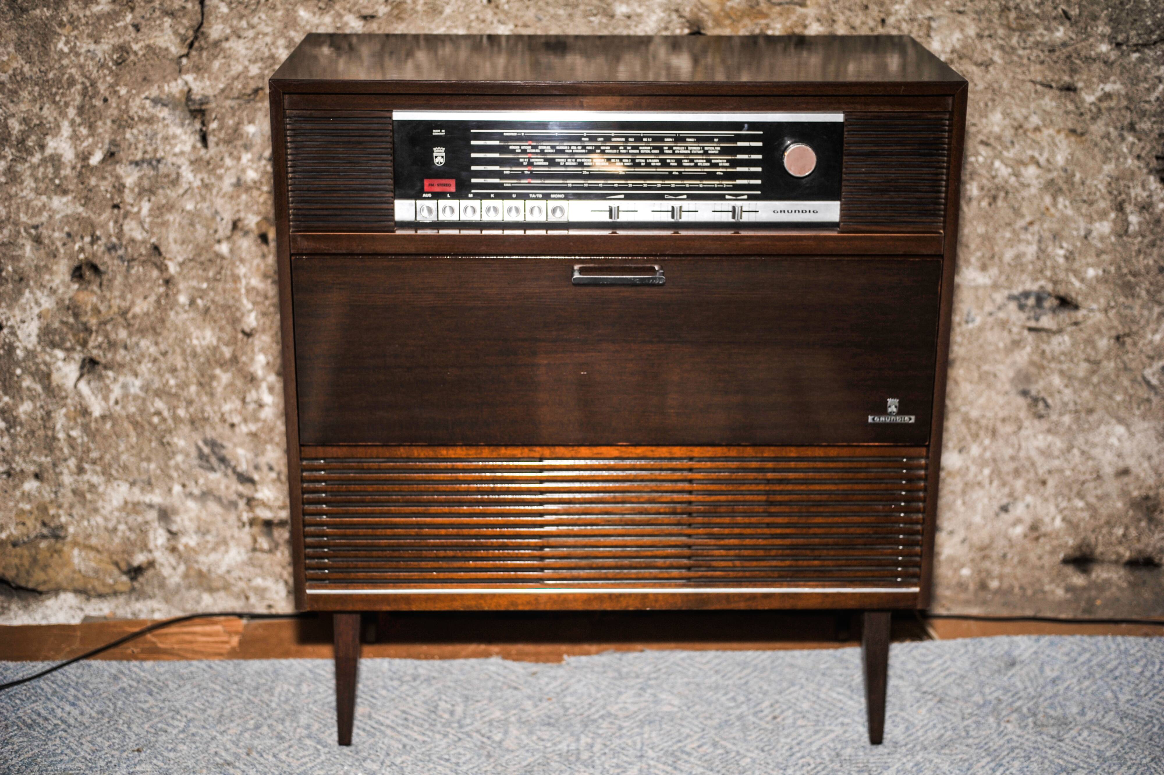 Grundig Como8 Bluetooth radio furniture