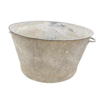 Large zinc basin