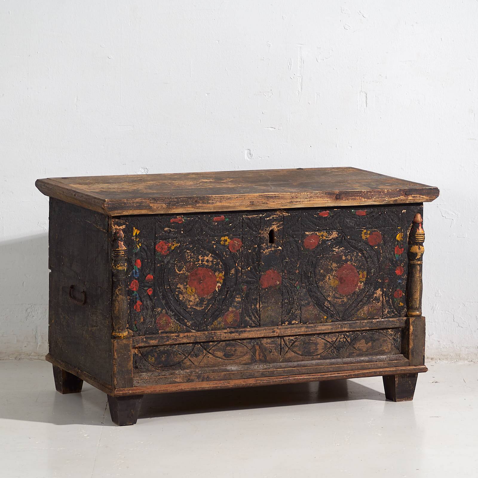 Antique chest with floral decoration (c.1920) #8