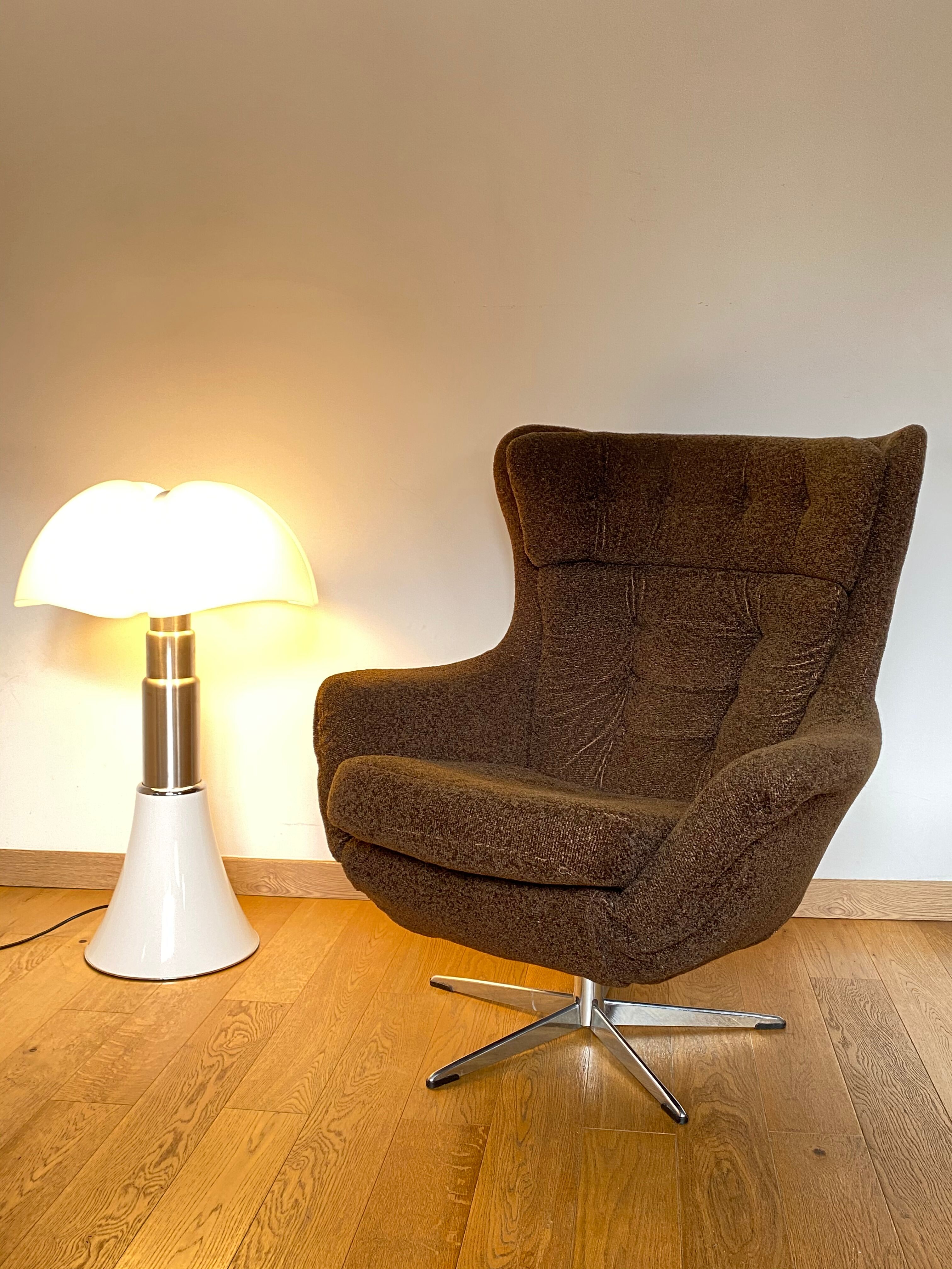 Design armchair 70s